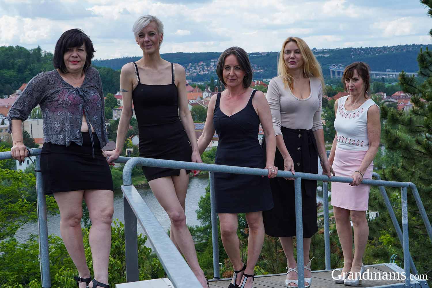 Old Women Orgy - Old Women Grandmams rooftop orgy - Loveitdaily